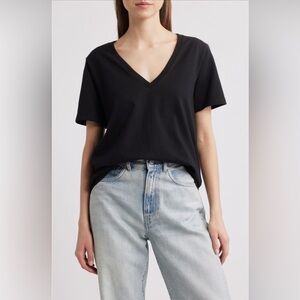 Good American Black Heritage V-Neck T-Shirt